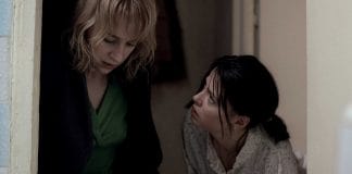 《四月三周两天》详细剧情