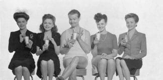 《出水芙蓉》影评:黄金时代歌舞喜剧